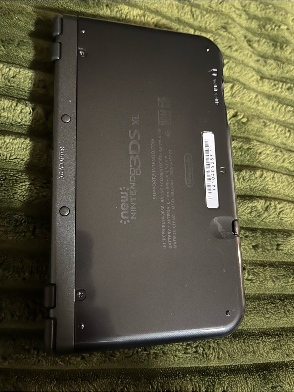 Nintendo 3DS XL Handheld Console - Black - Picture 2 of 3